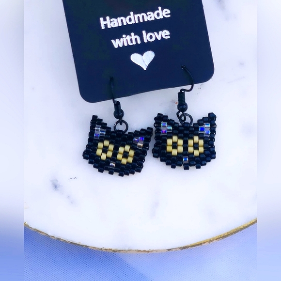 Handmade Black Cat Seed Bead Earrings - Picture 1 of 4